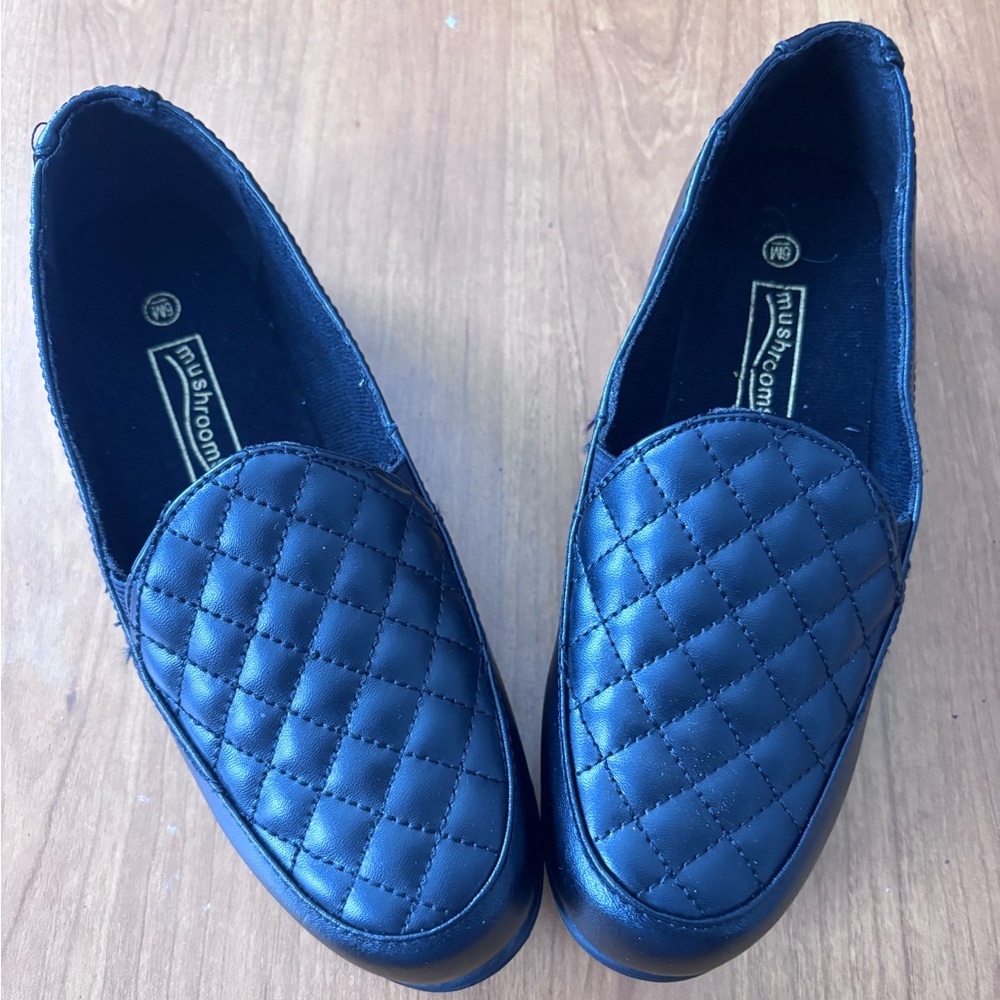 Mushrooms women black leather man made upper slip on comfort slides
